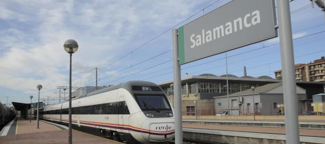 “Los abonos gratuitos para viajar en tren es un acierto del Gobierno de Pedro Sánchez como demuestra que más de 9.000 salmantinos ya se benefician y se han acogido a ellos”